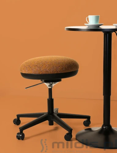 pomarańczowy taboret Turini