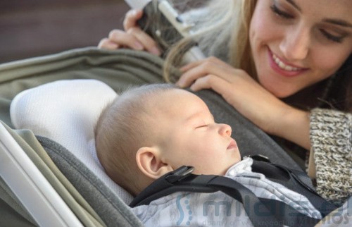 co na spłaszczoną główkę dziecka