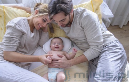 poduszka na płaską główkę niemowlaka