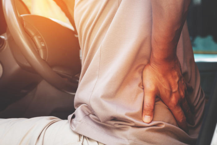 bóle kręgosłupa w samochodzie