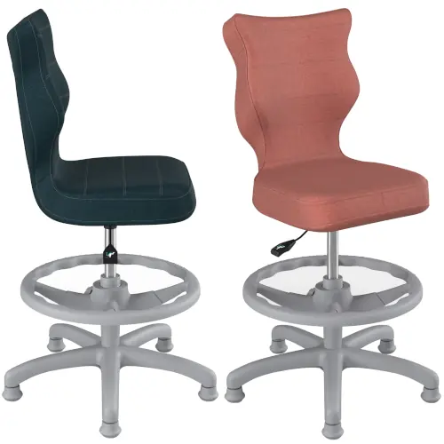 szare krzesło z podnóżkiem Entelo Petit