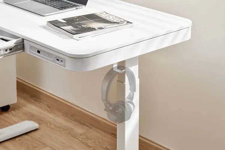 biurko z gniazdemusb