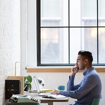 Choroba zwyrodnieniowa kręgosłupa – przyczyny, objawy, leczenie