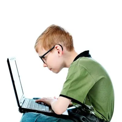 Kifoza młodzieńcza - przyczyny, objawy, leczenie